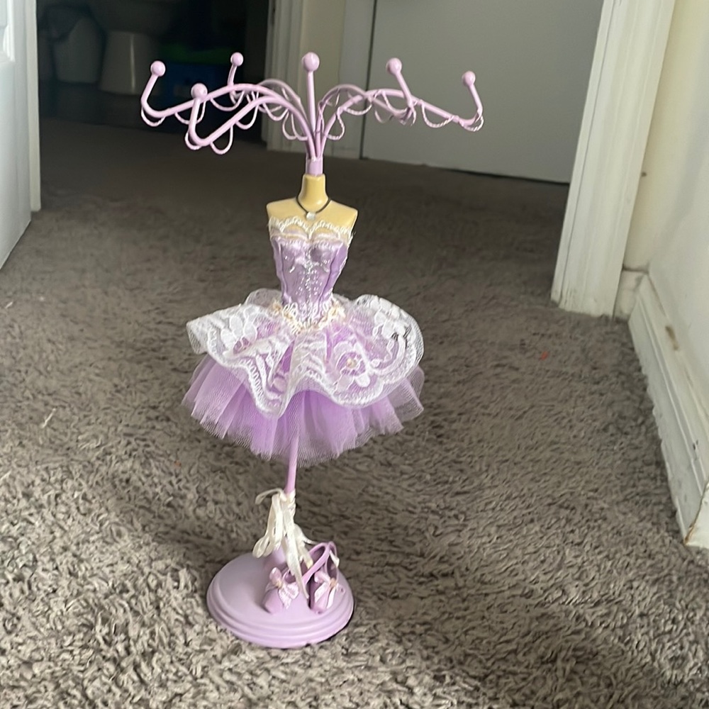 Earrings holder ballerina